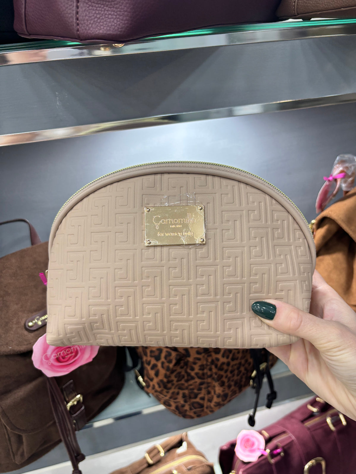 POUCH M BEIGE                                 Camomilla Milano