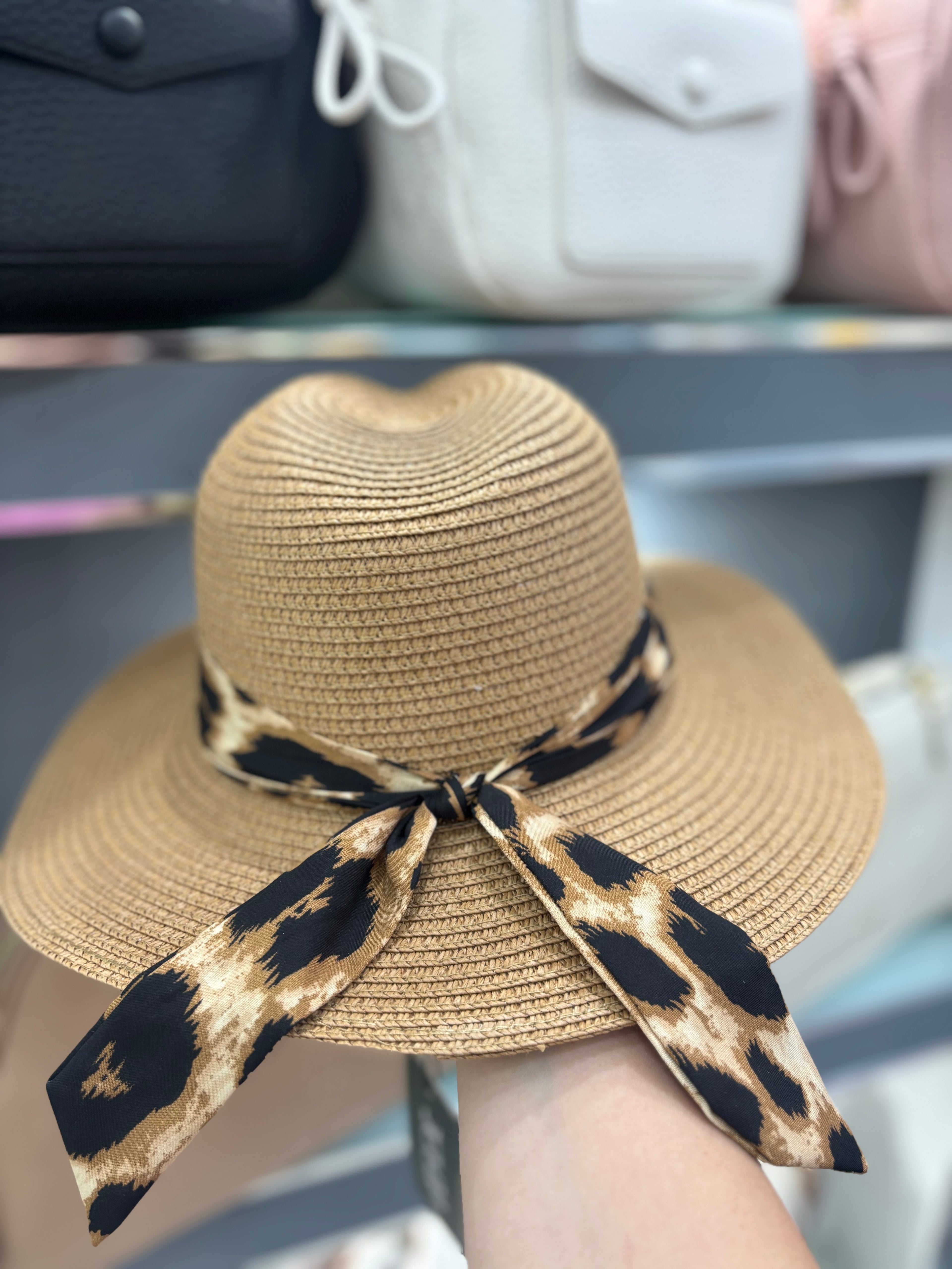 Cappello beige                                    Verde