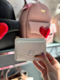 PORTACARTE ZIP LOVE LETTER BIANCO SC                                         Camomilla milano